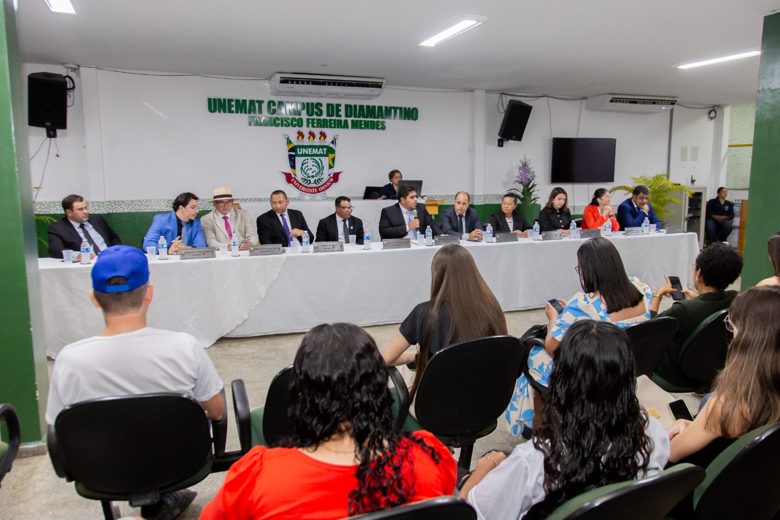 Câmara de vereadores realiza sessão itinerante com a participação de acadêmicos na UNEMAT em Diamantino