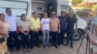 Edinho Béia e deputado Fabinho participam de entrega de ambulância